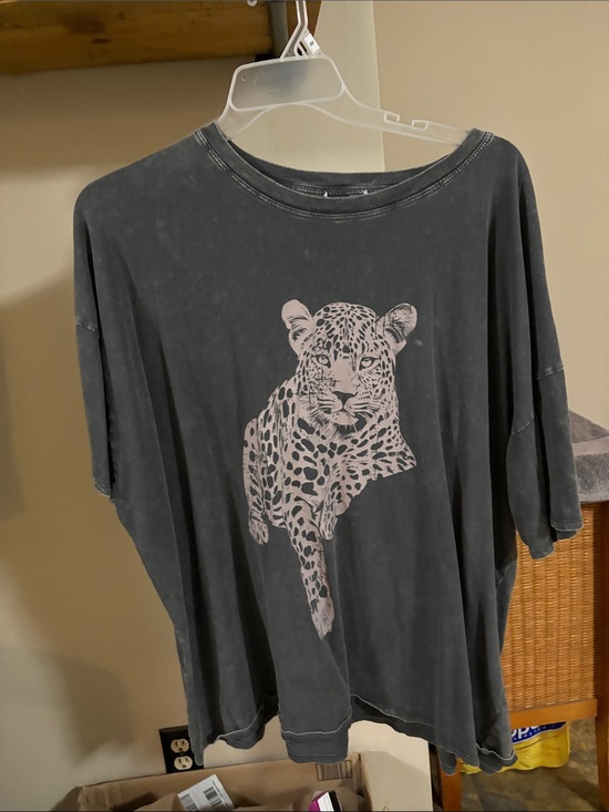 No tags Tops - Women's Relaxed Short Sleeve Tee with Leopard Graphic - Gray